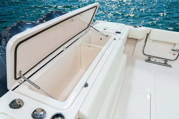2027 Grady White EXPRESS 370 detail image 4