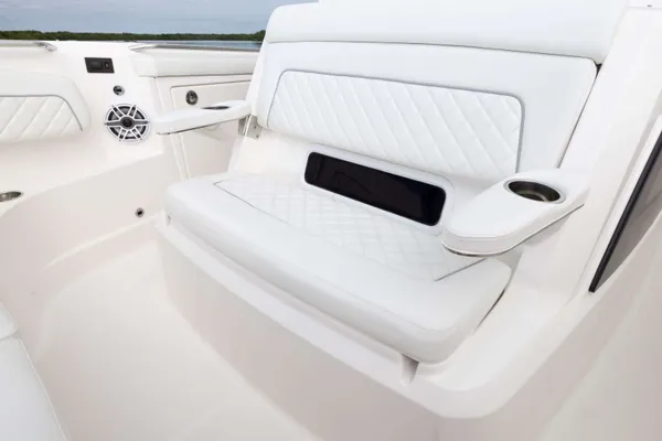 2027 Pursuit S 328 detail image 23