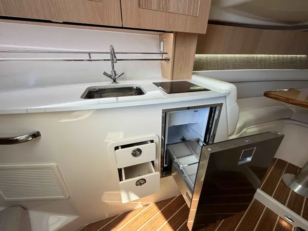 2026 Grady White EXPRESS 340 detail image 32