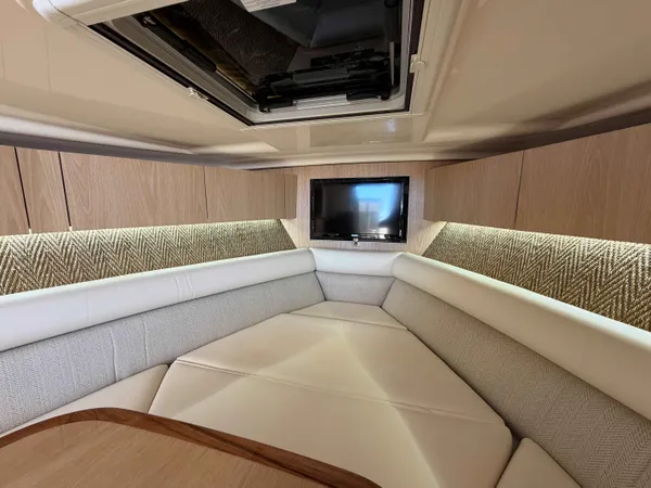 2026 Grady White EXPRESS 340 detail image 39