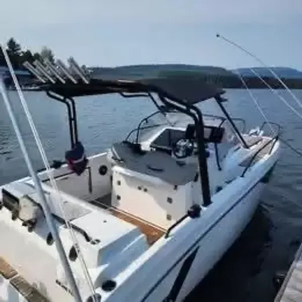 2023 Beneteau Flyer 8 Sundeck-3