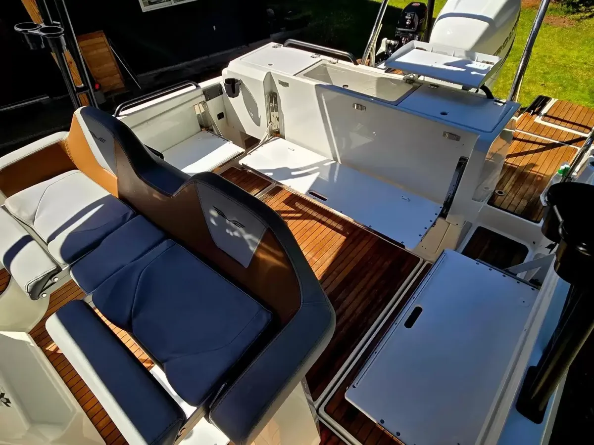 2023 Beneteau Flyer 8 Sundeck-9