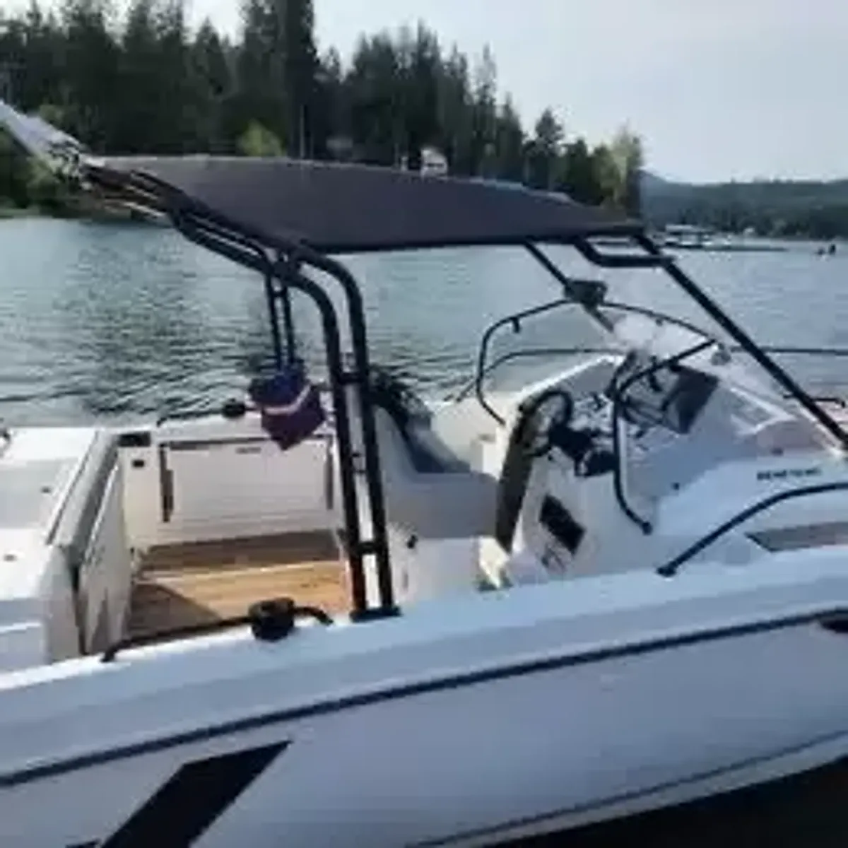 2023 Beneteau Flyer 8 Sundeck-2