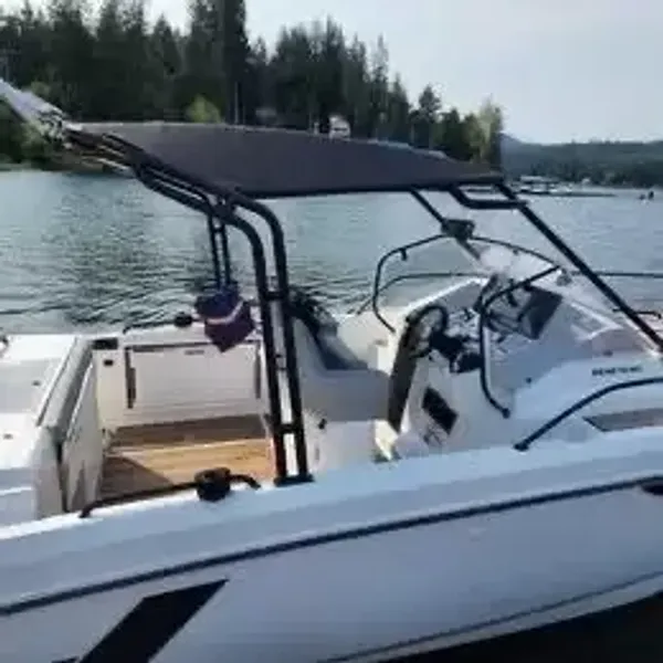 2023 Beneteau Flyer 8 Sundeck-2