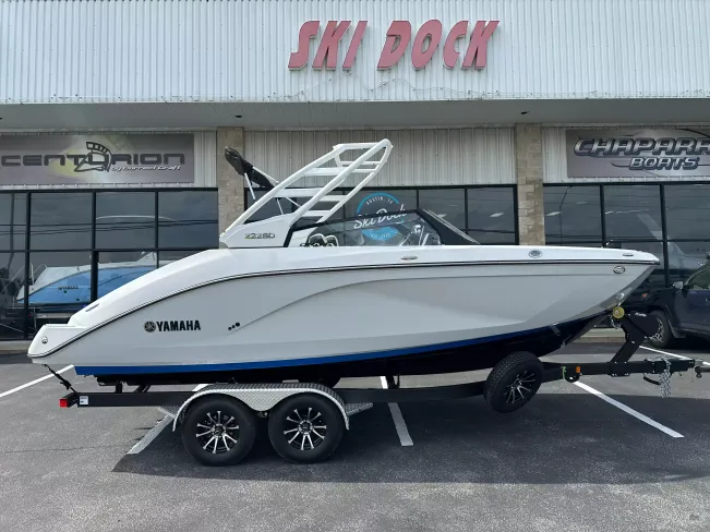 2026 Yamaha 222SD