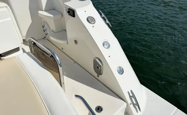 2013 Sea Ray 450 SUNDANCER detail image 12