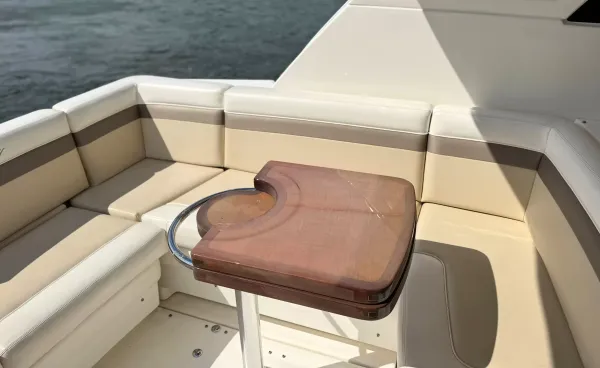 2013 Sea Ray 450 SUNDANCER detail image 17