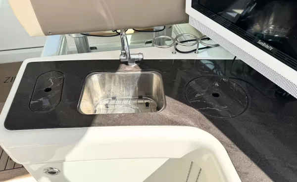2013 Sea Ray 450 SUNDANCER detail image 20