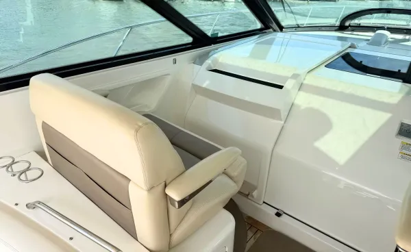 2013 Sea Ray 450 SUNDANCER detail image 22