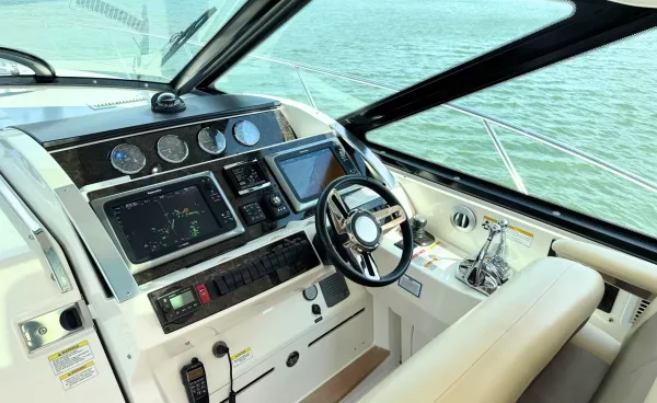 2013 Sea Ray 450 SUNDANCER detail image 23