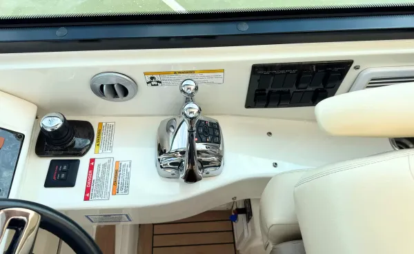 2013 Sea Ray 450 SUNDANCER detail image 27