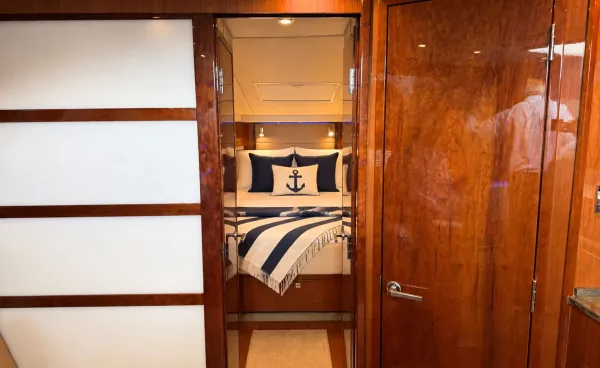 2013 Sea Ray 450 SUNDANCER detail image 49