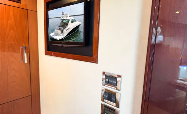 2013 Sea Ray 450 SUNDANCER detail image 56
