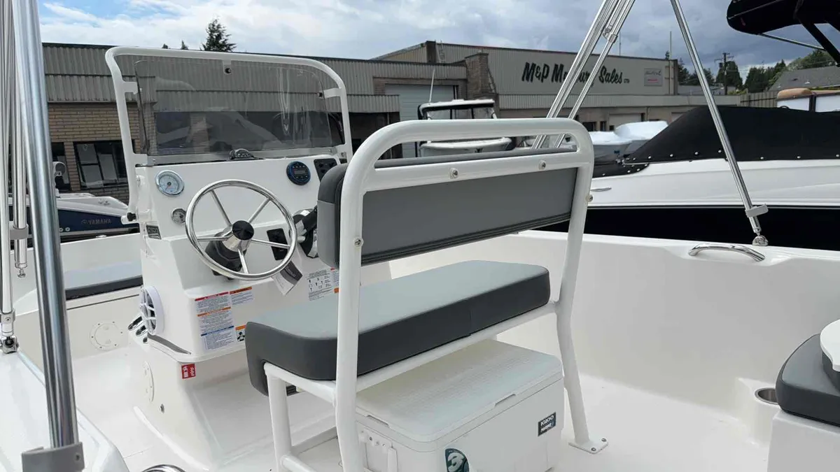 2026 Robalo R160-5