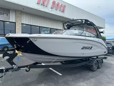 2026 Yamaha 252XE-6