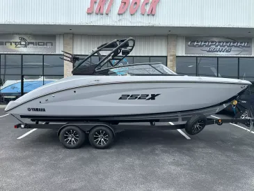 2026 Yamaha 252XE-1
