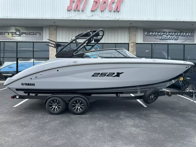 2026 Yamaha 252XE