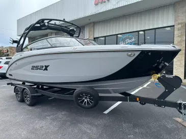 2026 Yamaha 252XE-2
