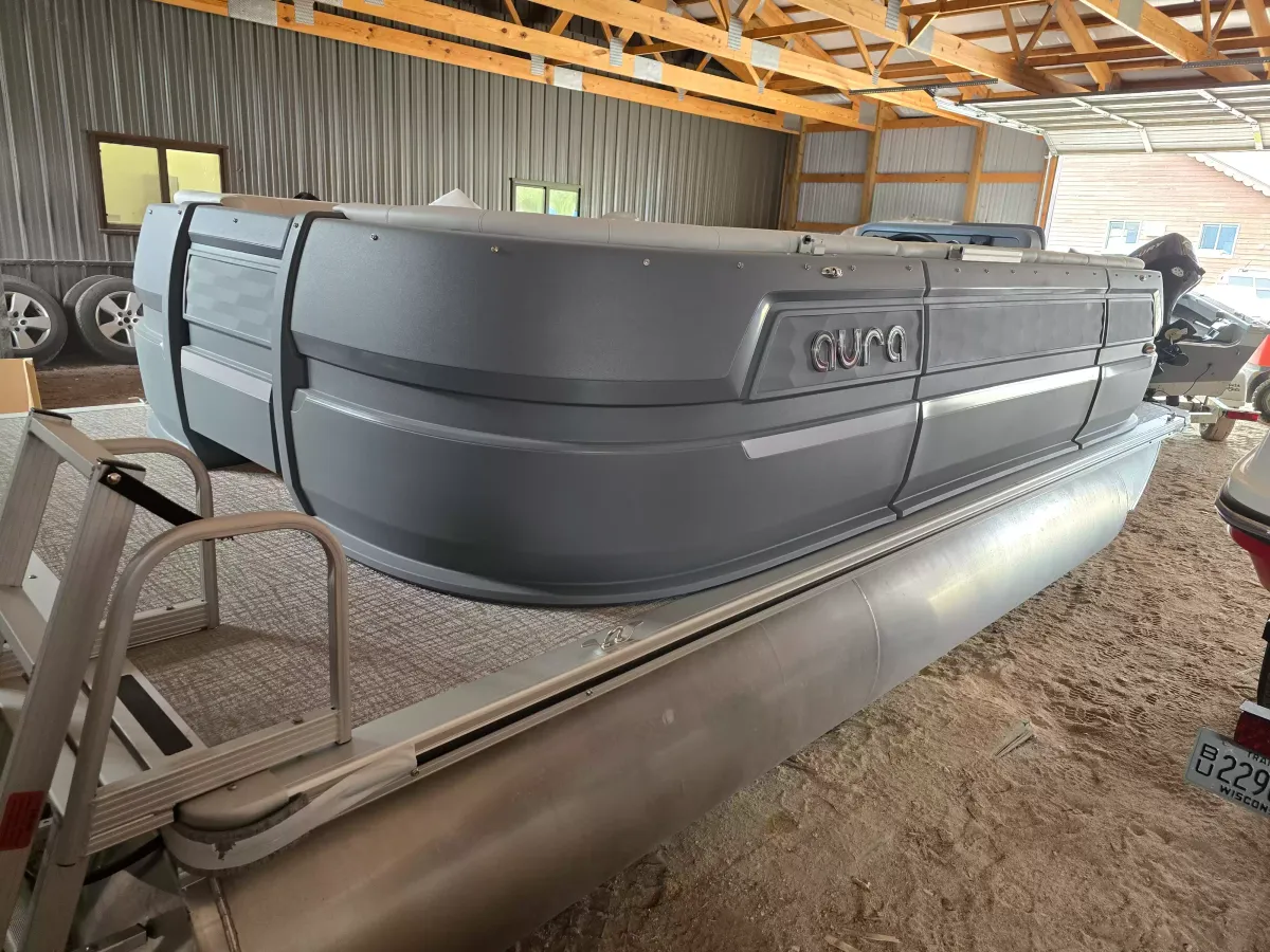 boat-carouselImage-image