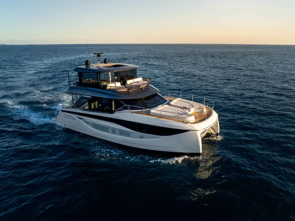 2027 Prestige M-LINE: M7