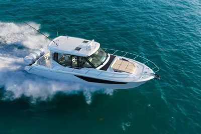 New 2027 Boston whaler 405 Conquest Pilothouse for Sale | Vancouver, BC | M&P Yacht Centre | 6a17d0f751d795aab70d935e