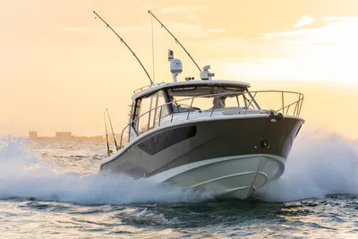 New 2027 Boston whaler 405 Conquest Pilothouse for Sale | Vancouver, BC | M&P Yacht Centre | 6a17d0f751d795aab70d935e