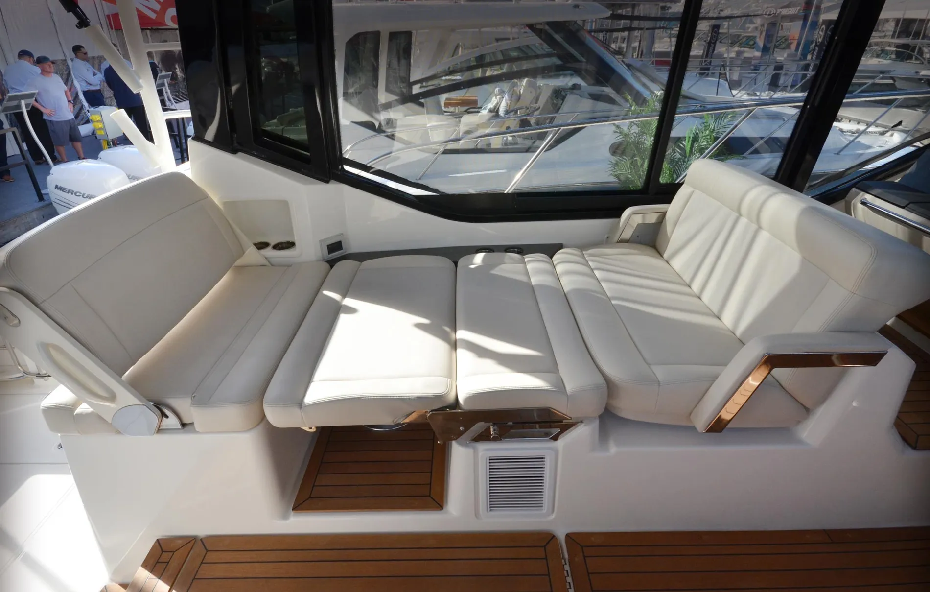 New 2027 Boston whaler 405 Conquest Pilothouse for Sale | Vancouver, BC | M&P Yacht Centre | 6a17d0f751d795aab70d935e