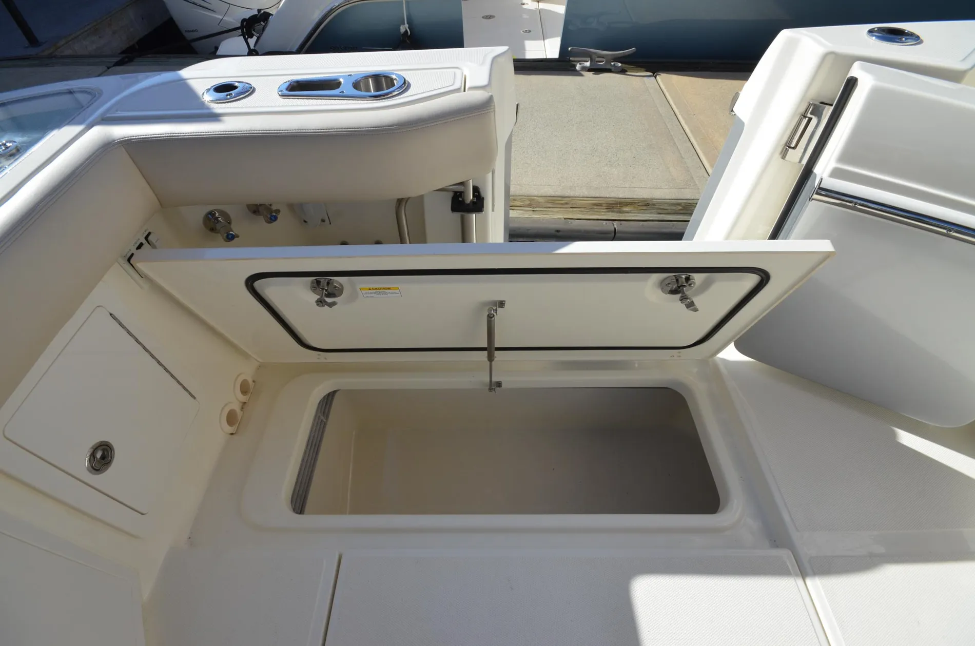 New 2027 Boston whaler 405 Conquest Pilothouse for Sale | Vancouver, BC | M&P Yacht Centre | 6a17d0f751d795aab70d935e