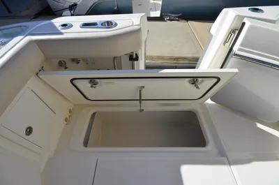 New 2027 Boston whaler 405 Conquest Pilothouse for Sale | Vancouver, BC | M&P Yacht Centre | 6a17d0f751d795aab70d935e