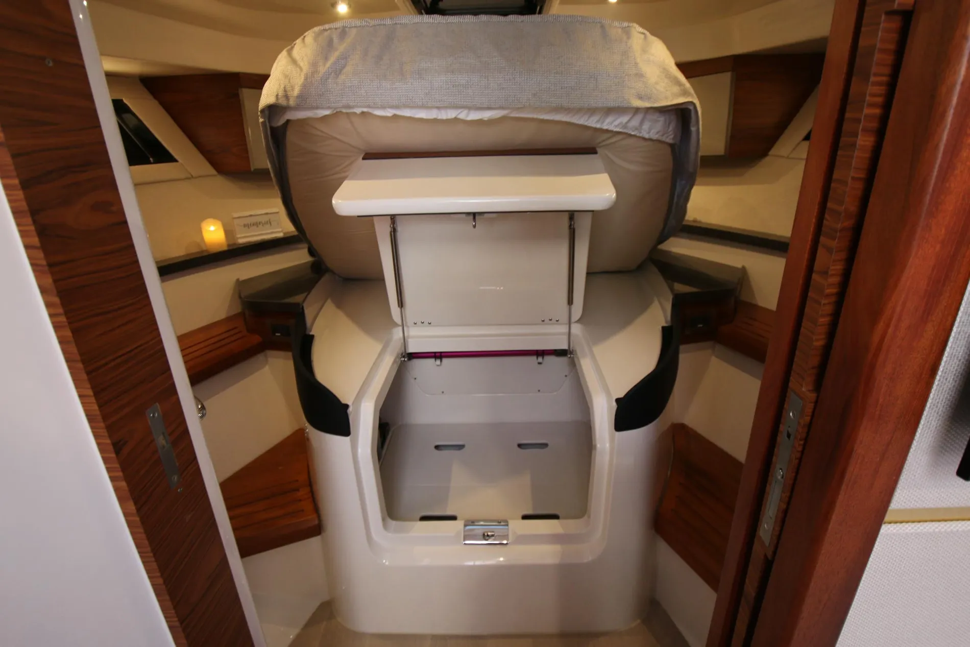 New 2027 Boston whaler 405 Conquest Pilothouse for Sale | Vancouver, BC | M&P Yacht Centre | 6a17d0f751d795aab70d935e