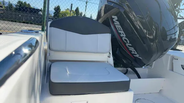 2026 Robalo R160-5