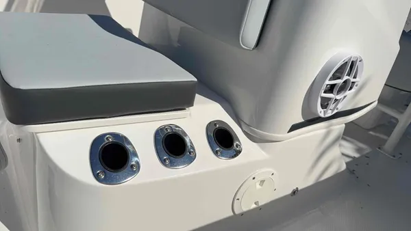 2026 Robalo R160-10