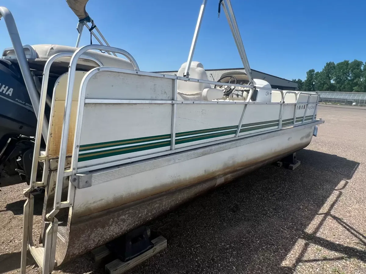 boat-carouselImage-image