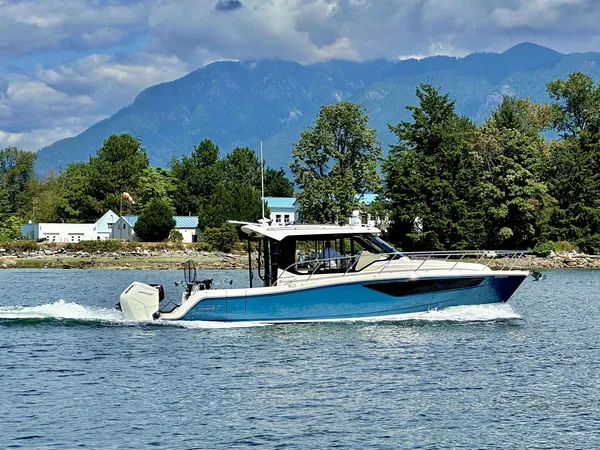 2025 Boston Whaler 365 Pilothouse