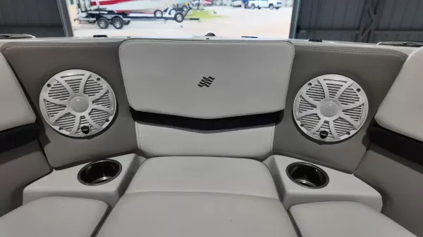 2017 Four winns H210-19