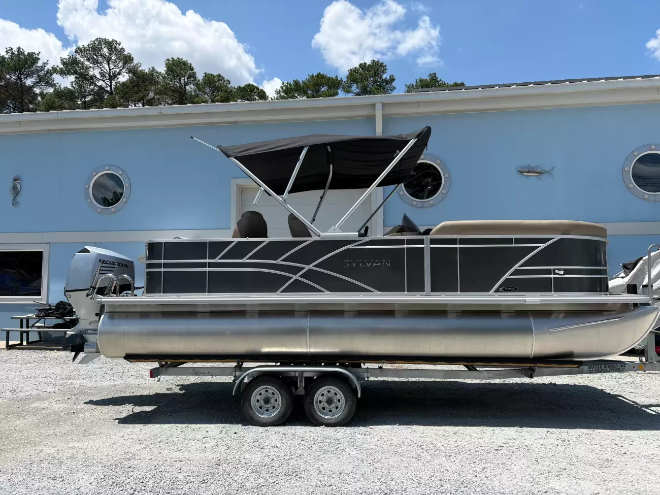 2026 Sylvan Mirage 8522 Party Fish-1