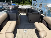 2026 Sylvan Mirage 8522 Party Fish-4