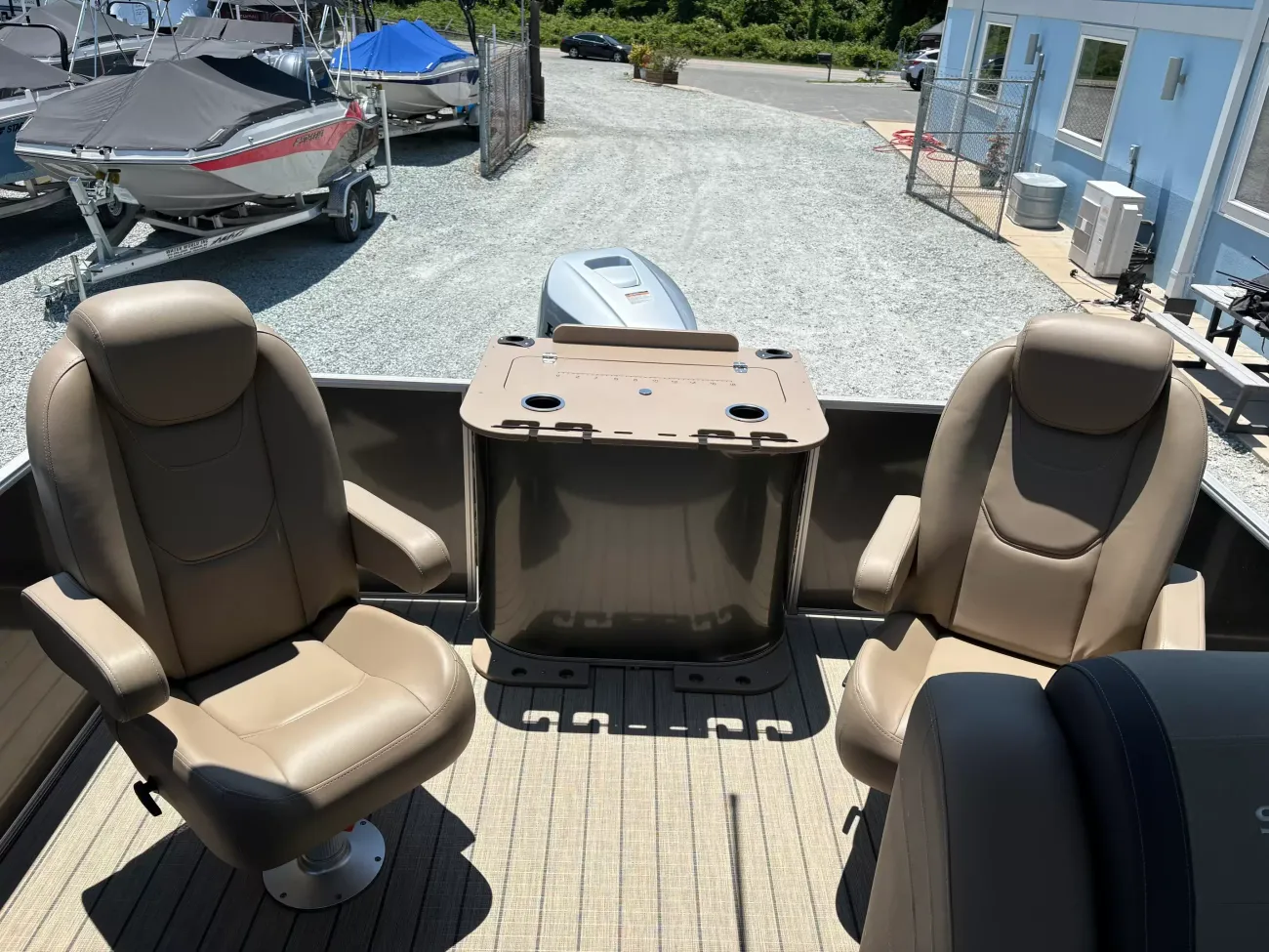 2026 Sylvan Mirage 8522 Party Fish-13