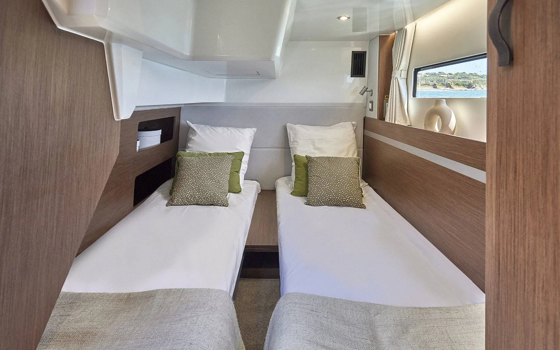 New 2027 Beneteau Antares 12 Fly for Sale | Vancouver, BC | M&P Yacht Centre | 6a2113ea04184cd2fb073519
