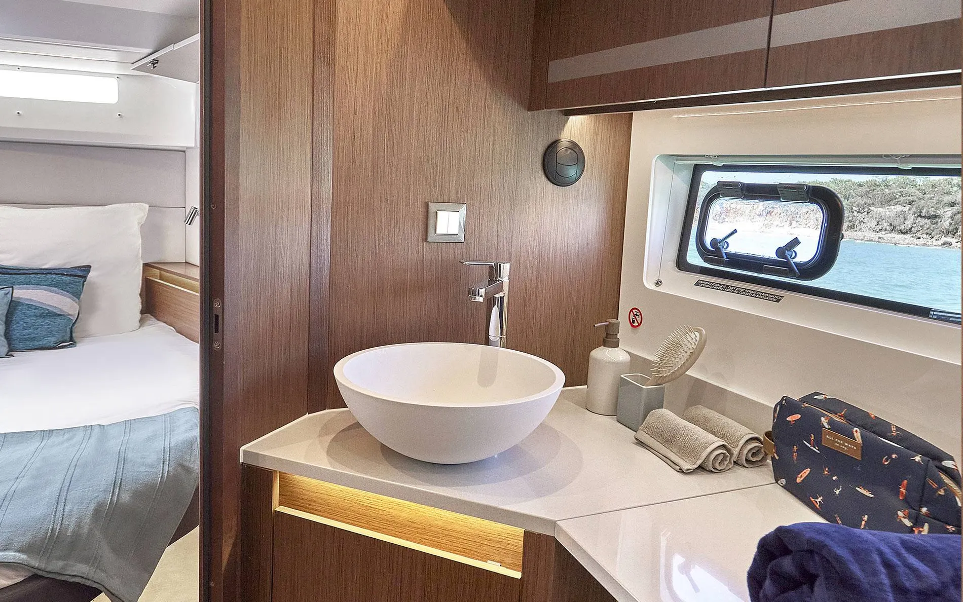 New 2027 Beneteau Antares 12 Fly for Sale | Vancouver, BC | M&P Yacht Centre | 6a2113ea04184cd2fb073519