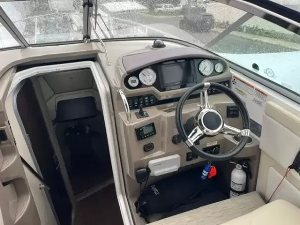 2018 Regal 28 EXPRESS detail image 9