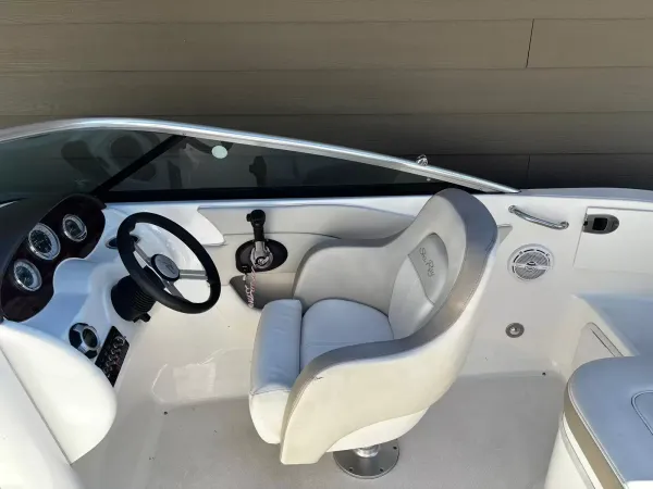 2012 Sea Ray 200 Sundeck-8