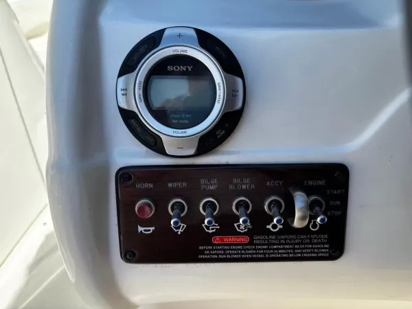 2012 Sea Ray 200 Sundeck-11