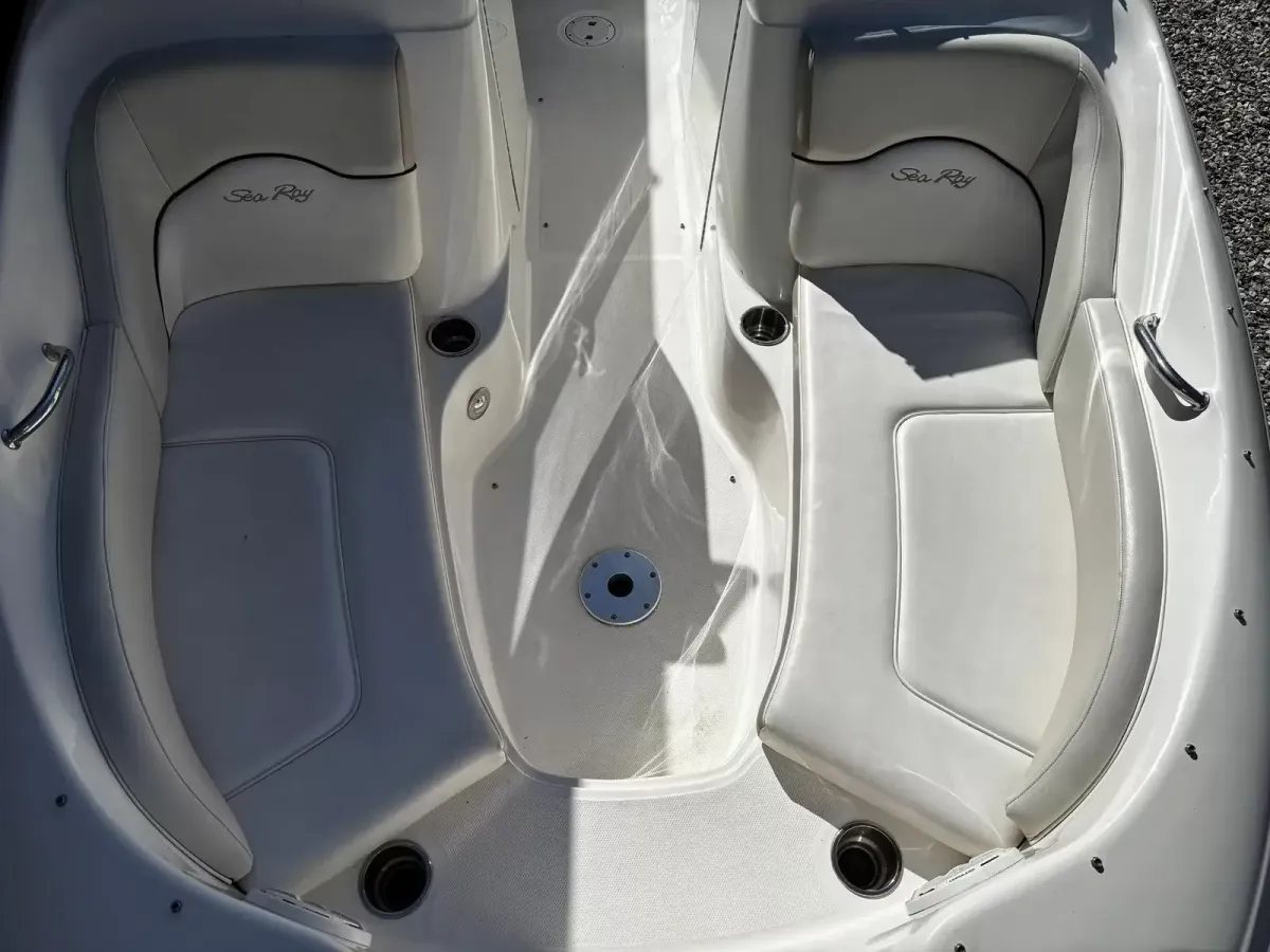 2012 Sea Ray 200 Sundeck-14