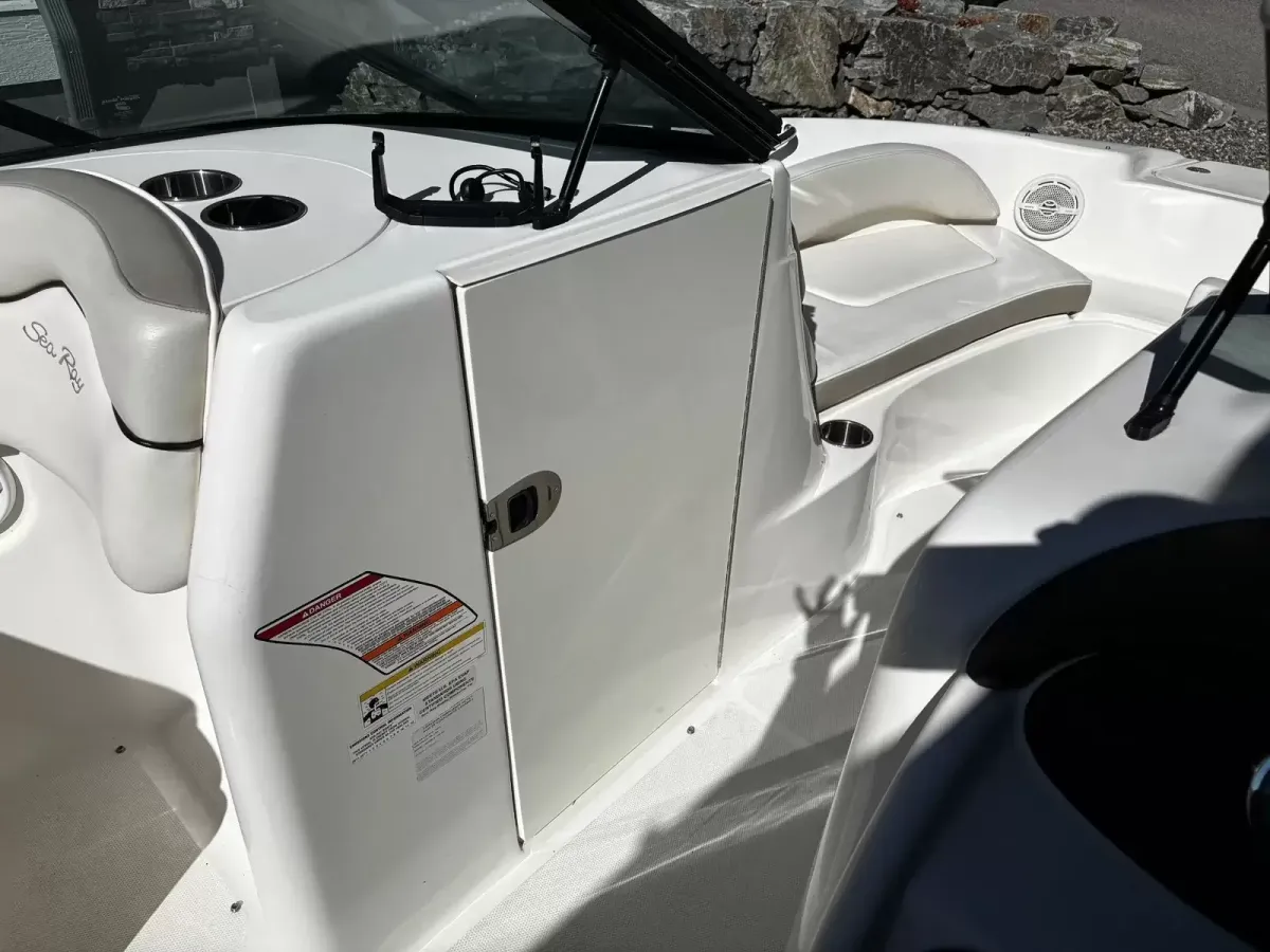 2012 Sea Ray 200 Sundeck-17