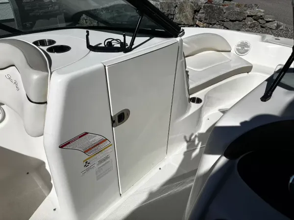 2012 Sea Ray 200 Sundeck-17