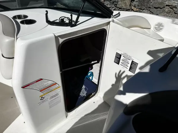 2012 Sea Ray 200 Sundeck-18
