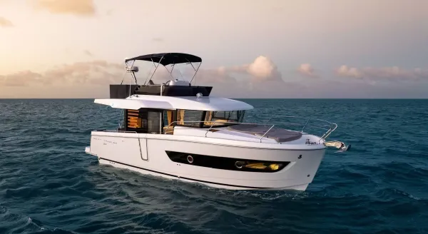 2027 Beneteau Swift Trawler 37 Fly 