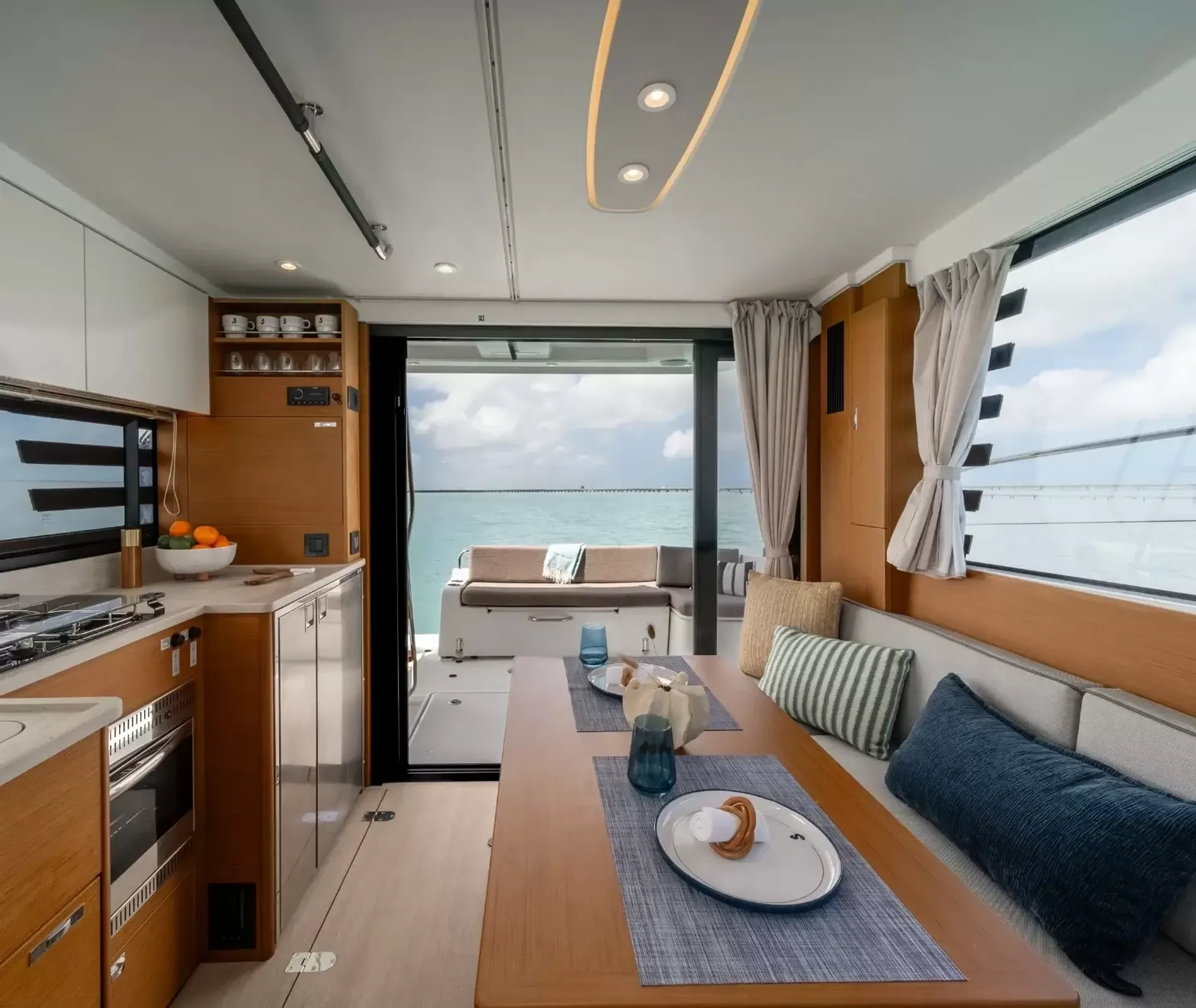 New 2027 Beneteau Swift Trawler 37 Fly for Sale | Vancouver, BC | M&P Yacht Centre | 69091939fd417cc27a0e0bcf