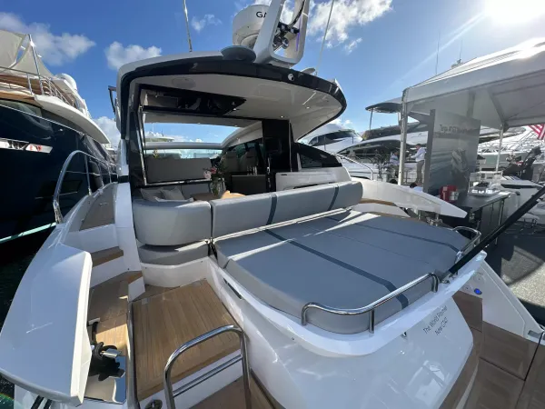 2027 Fairline TARGA 47 GT detail image 11